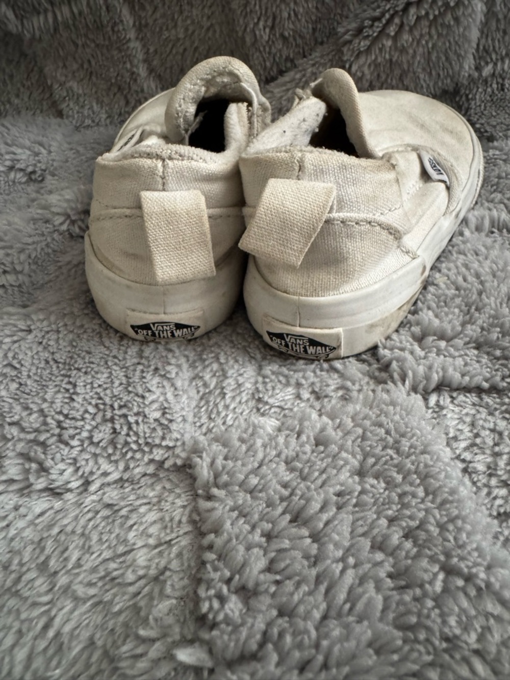 Vans Kids Slip-On Canvas Shoes in Off-White - Picture 2 of 5